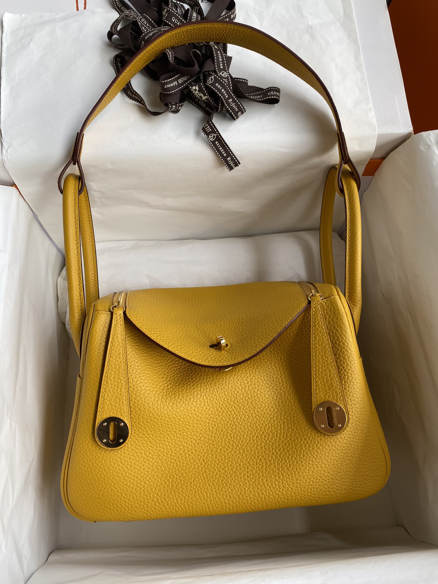 Hermes Lindy 30cm Handbag Shoulder Bag In Yellow Clemence Leather